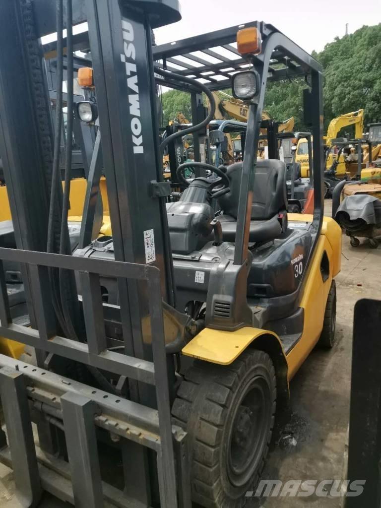 Komatsu 30 Teleskooplaadurid