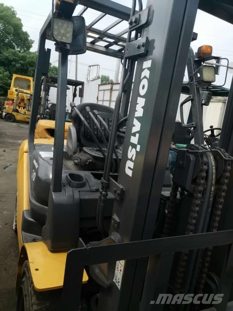 Komatsu 30 Teleskooplaadurid