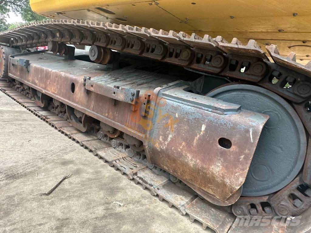 Komatsu PC 450 LC-8 Roomikekskavaatorid