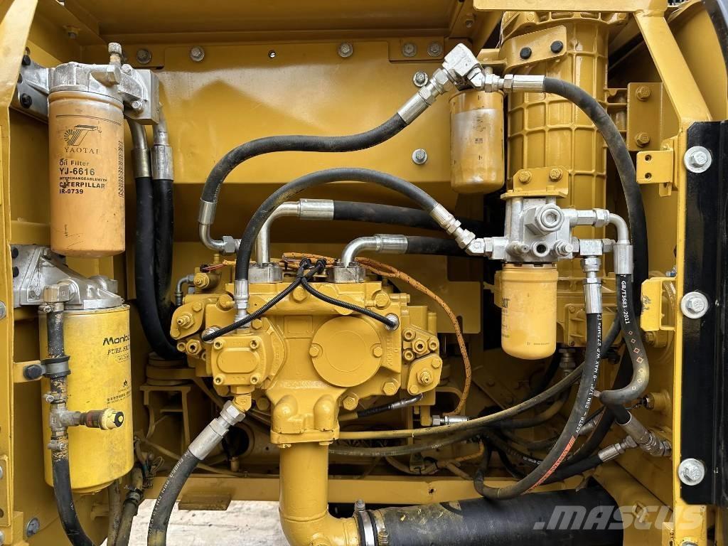 CAT 320D Roomikekskavaatorid