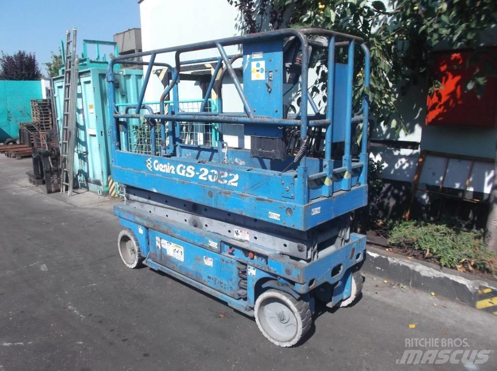 Genie GS 2032    V-2790 Vertikaalsed mast tõstukid