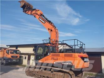 Doosan DX 300 LC Roomikekskavaatorid