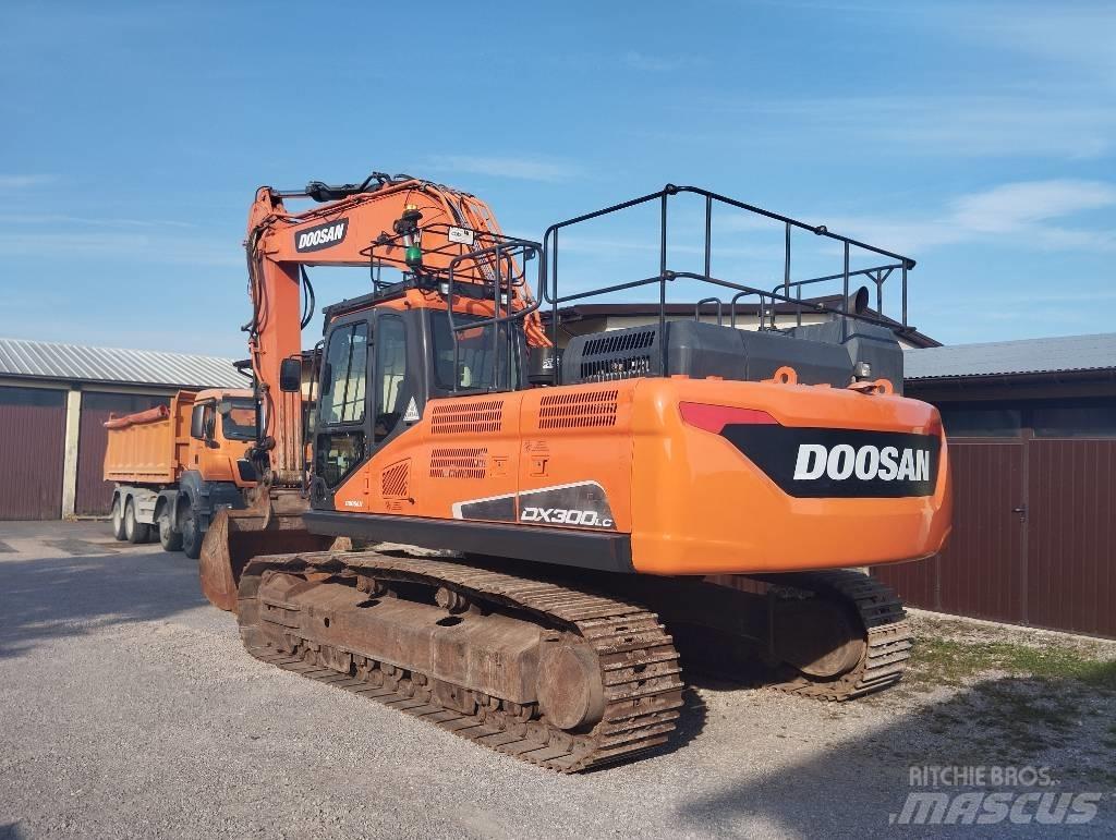 Doosan DX 300 LC Roomikekskavaatorid