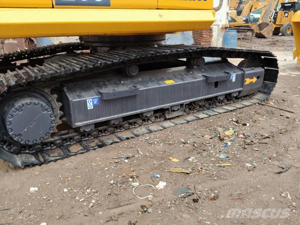 Komatsu PC 200-8 Roomikekskavaatorid