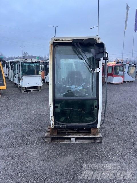 Liebherr A 314 CAB Kabiinid