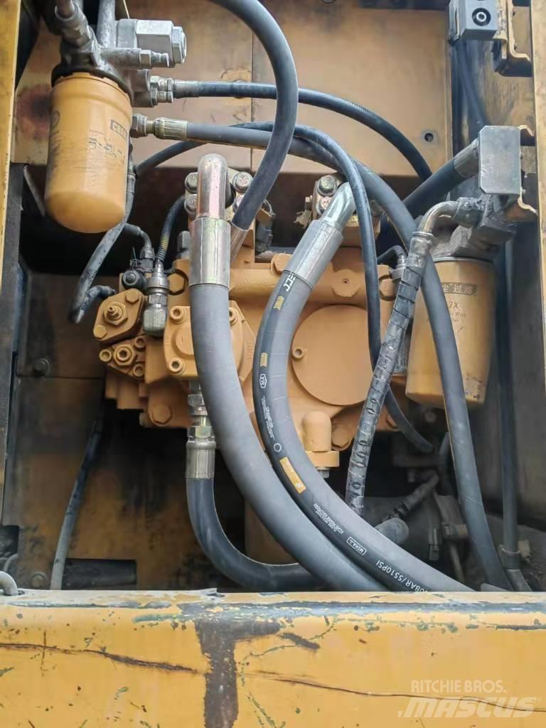 CAT 320 C U Roomikekskavaatorid