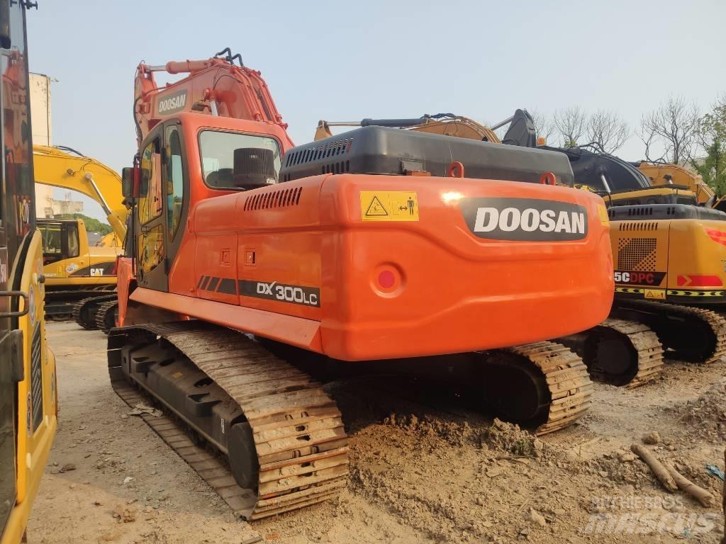 Doosan dx300 Roomikekskavaatorid