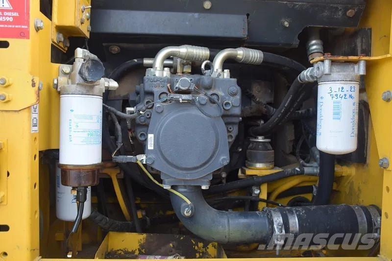 Komatsu PC160 LC8 Roomikekskavaatorid