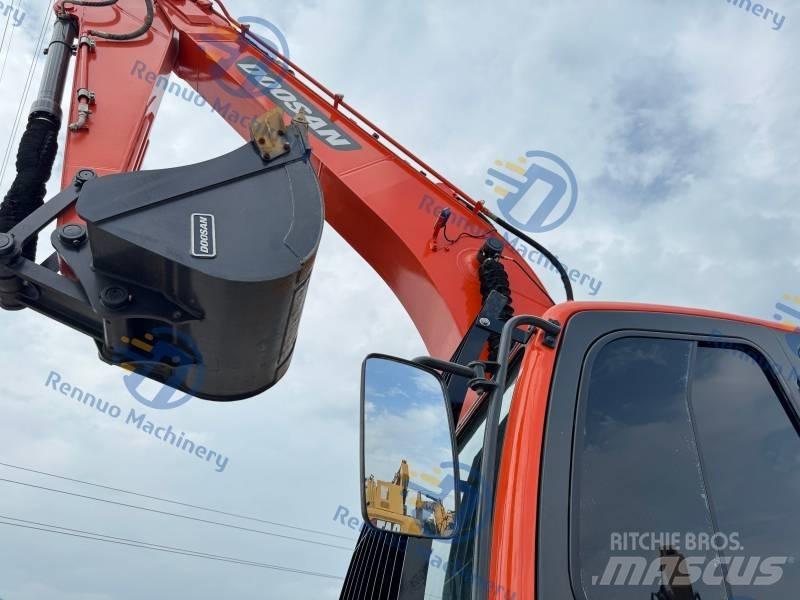 Doosan DX 225 LC-9C Roomikekskavaatorid