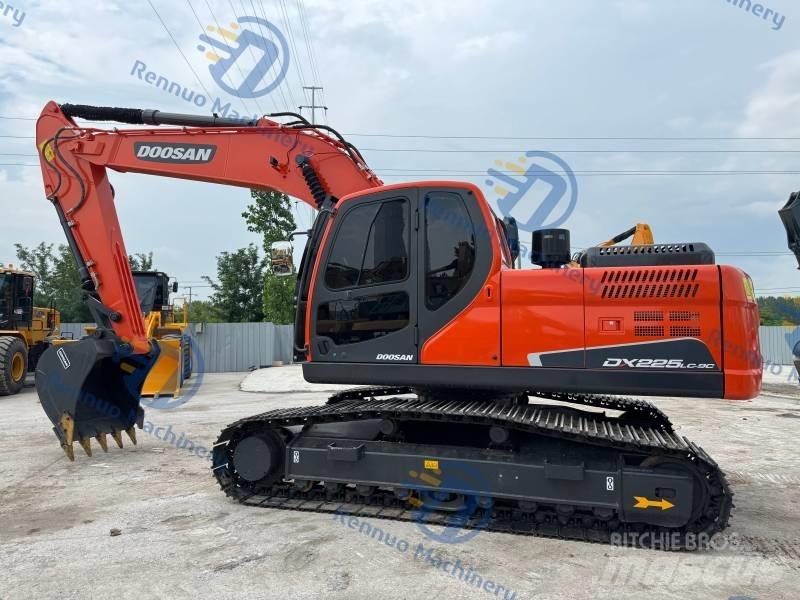 Doosan DX 225 LC-9C Roomikekskavaatorid