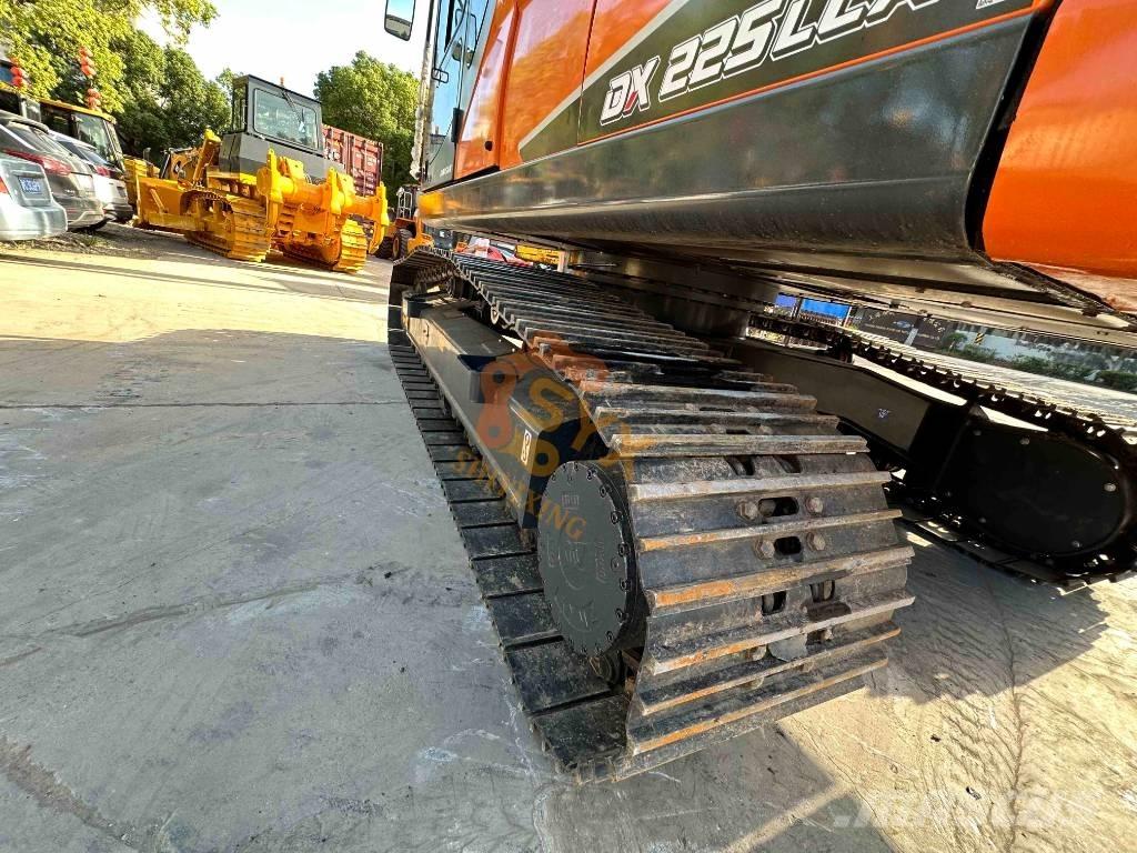 Doosan DX 225 LCA Roomikekskavaatorid
