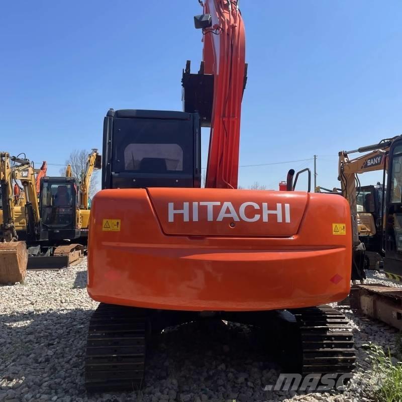 Hitachi ZX 70 Väikeekskavaatorid 7t-12t
