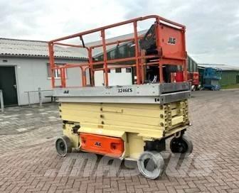 JLG 3246 ES Käärtõstukid