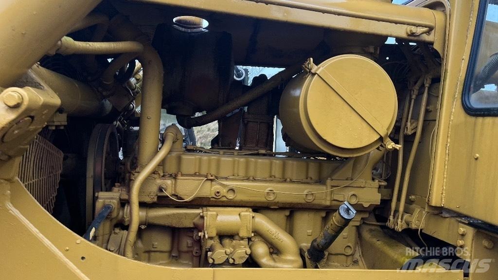 CAT D7 with ripper Buldooserid
