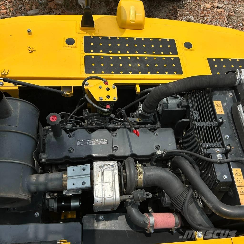 Komatsu 240-8 Roomikekskavaatorid