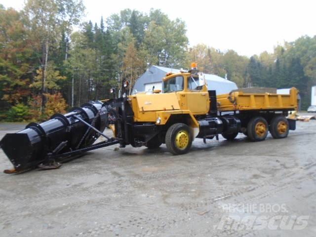 Mack RM 6866 S Lumesahad