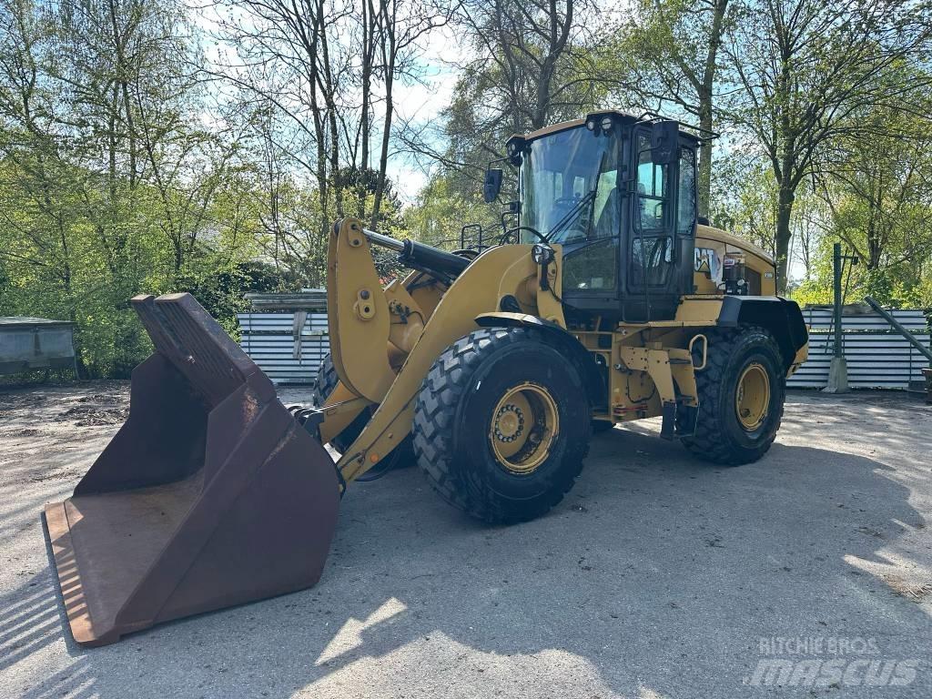 CAT 930M Rataslaadurid
