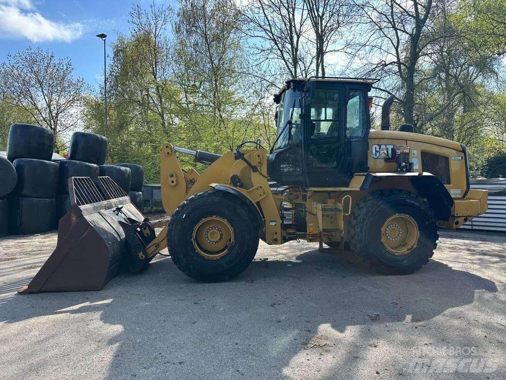 CAT 930M Rataslaadurid
