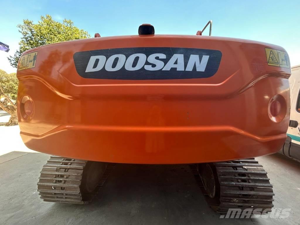 Doosan DX 225 Roomikekskavaatorid
