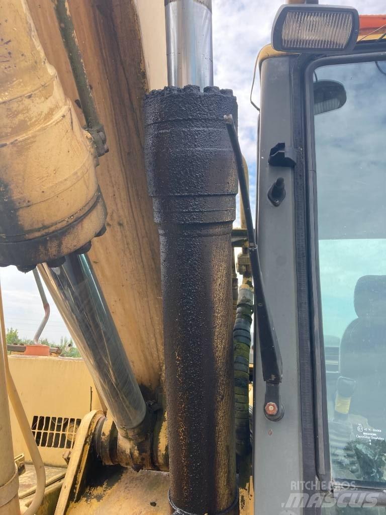 Komatsu PW 170 Ratasekskavaatorid