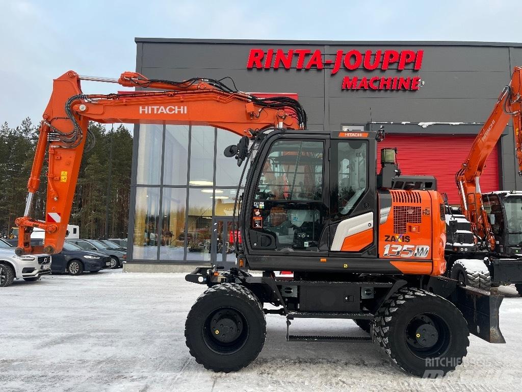 Hitachi ZX 135 W-7 Ratasekskavaatorid