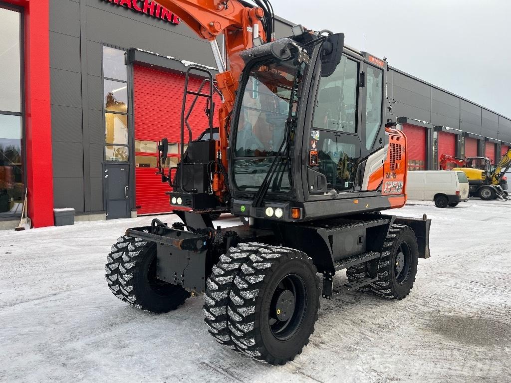 Hitachi ZX 135 W-7 Ratasekskavaatorid