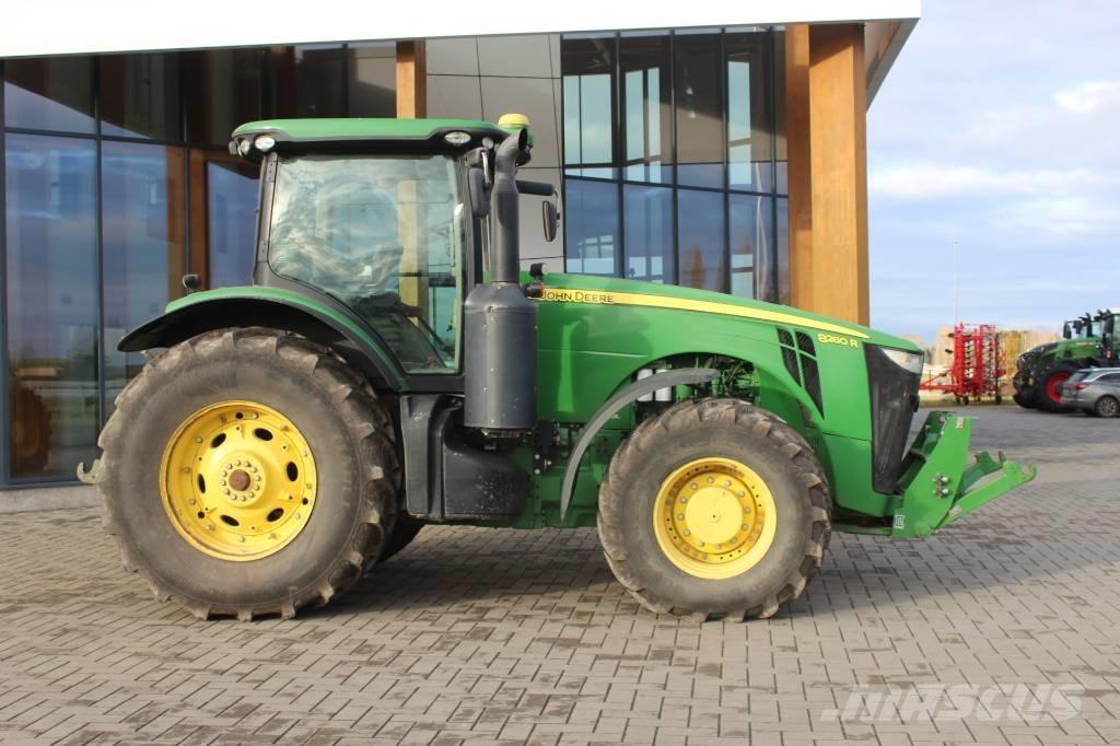 John Deere 8260 R Traktorid