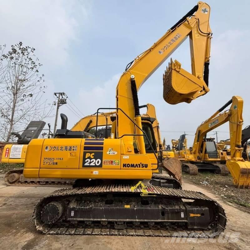 Komatsu PC 220-8 Roomikekskavaatorid
