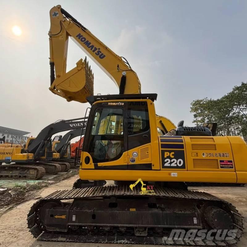 Komatsu PC 220-8 Roomikekskavaatorid
