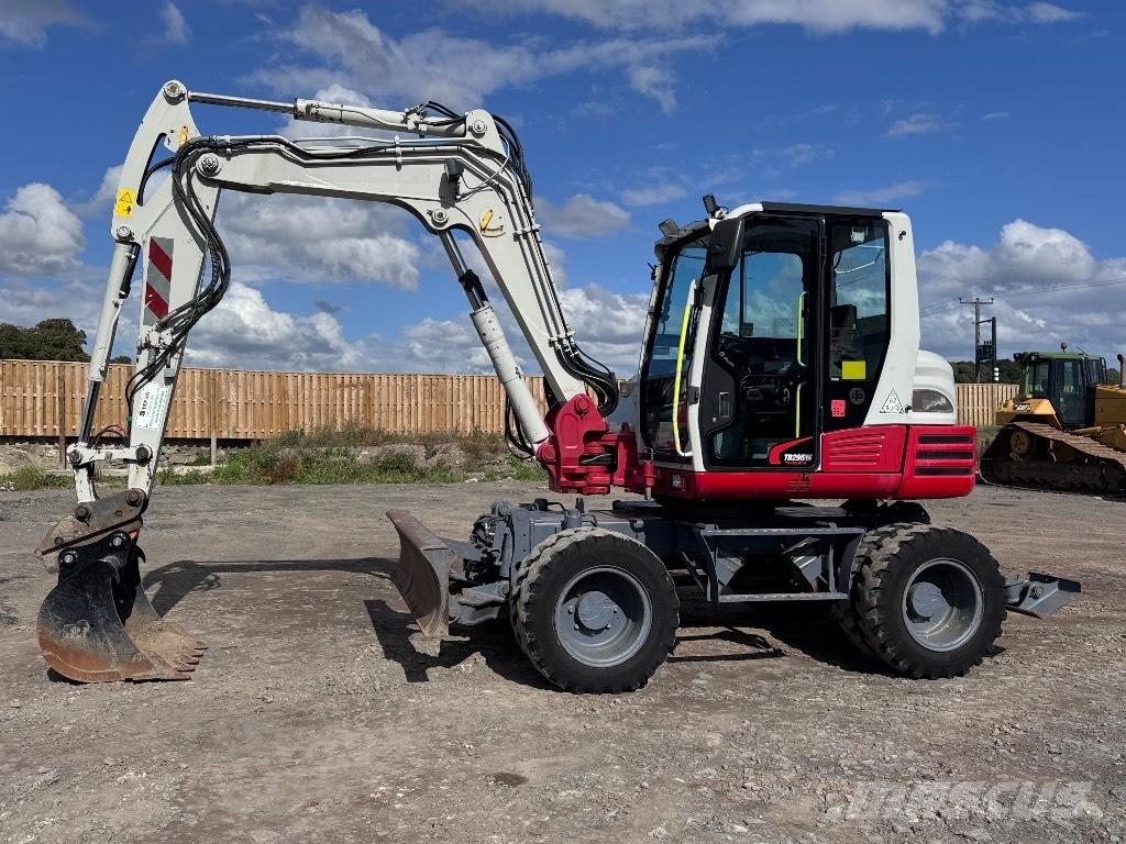Takeuchi TB 295 W Ratasekskavaatorid