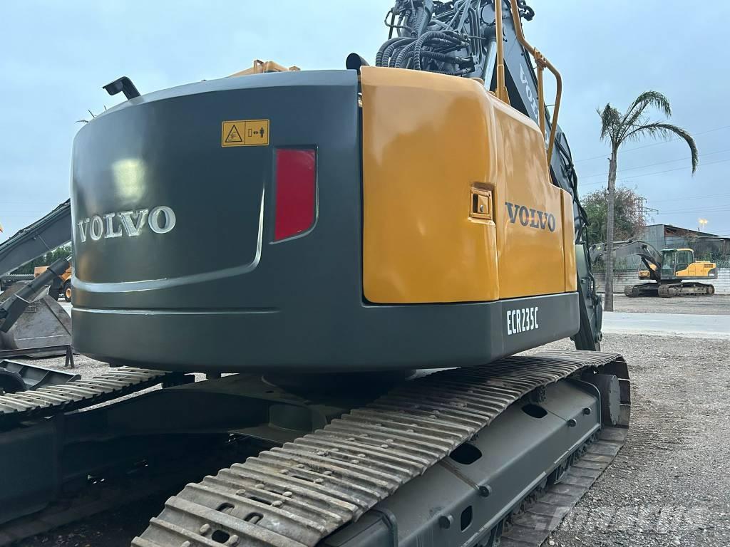 Volvo ECR 235 Roomikekskavaatorid