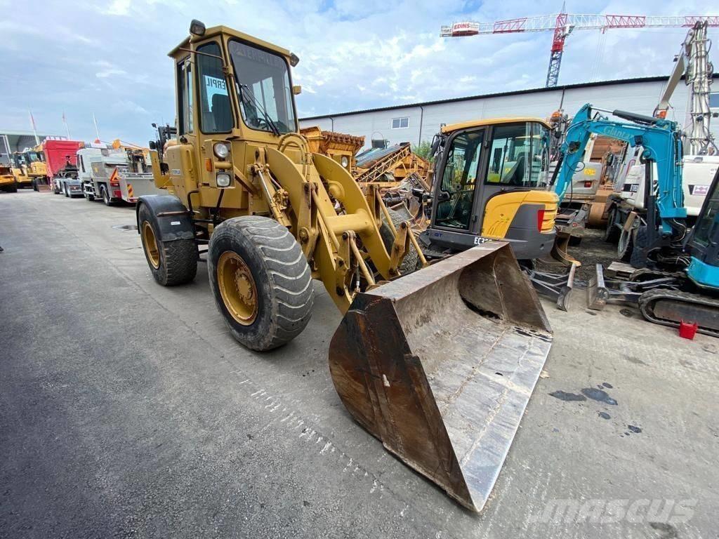 CAT 920 Rataslaadurid