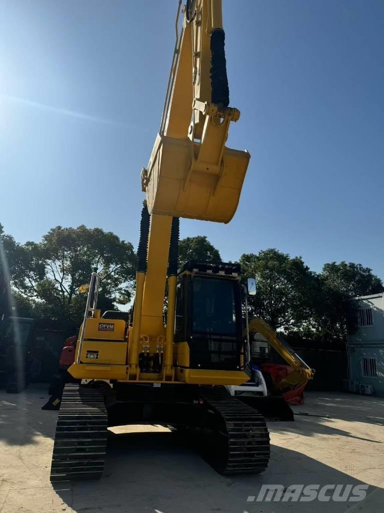 Komatsu PC 200-8 Roomikekskavaatorid