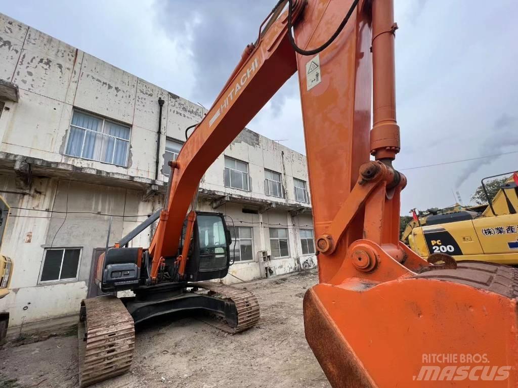 Hitachi ZX 240-3 Roomikekskavaatorid