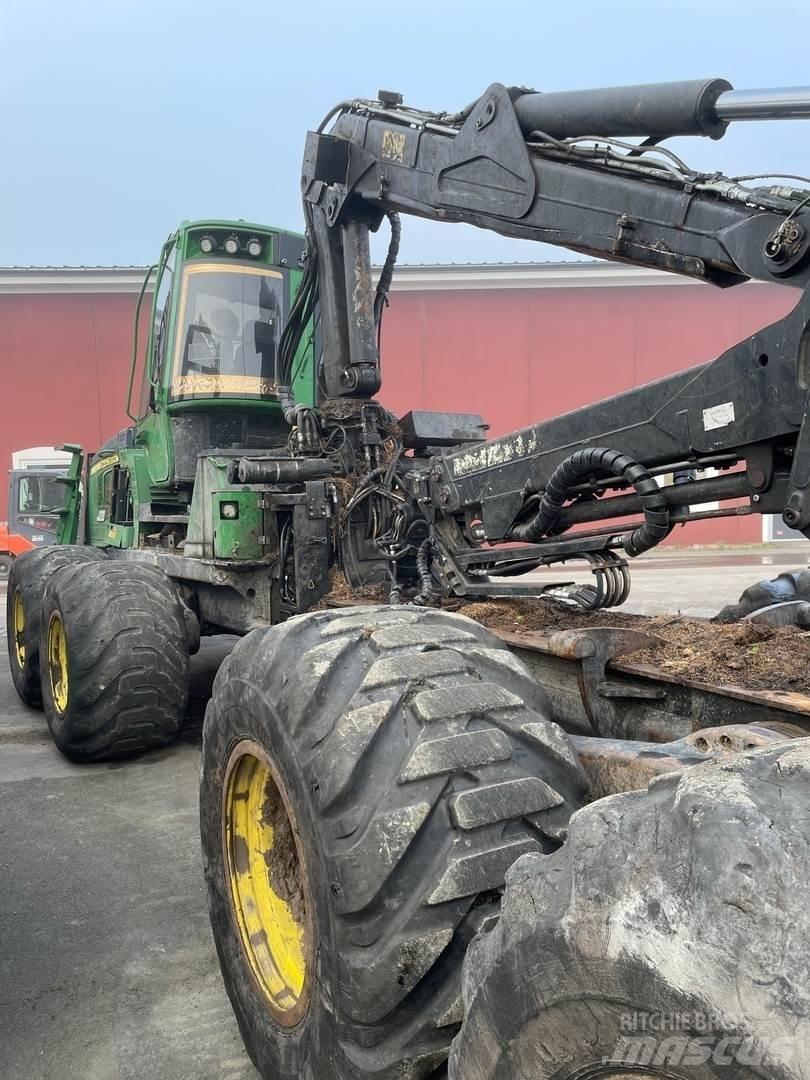 John Deere 1210E Forwarderid
