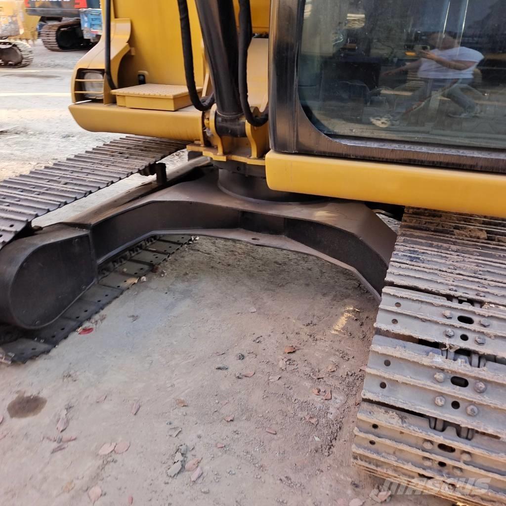 CAT 307 D Väikeekskavaatorid 7t-12t