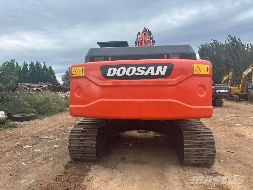 Doosan DX 225 Roomikekskavaatorid