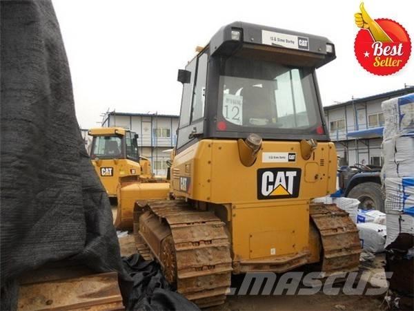 CAT D 5 K LGP Buldooserid