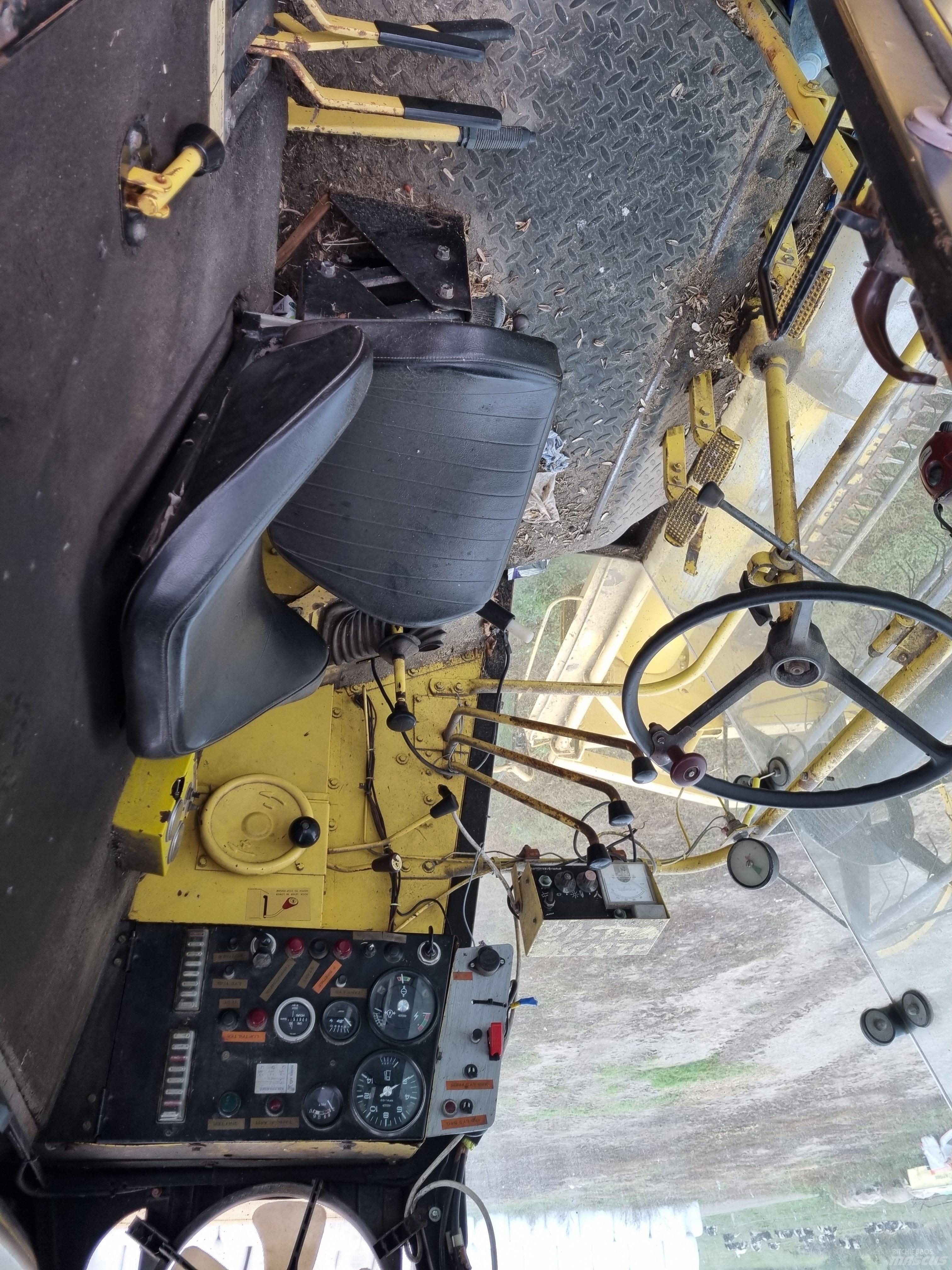 New Holland 8050 Teraviljakombainid