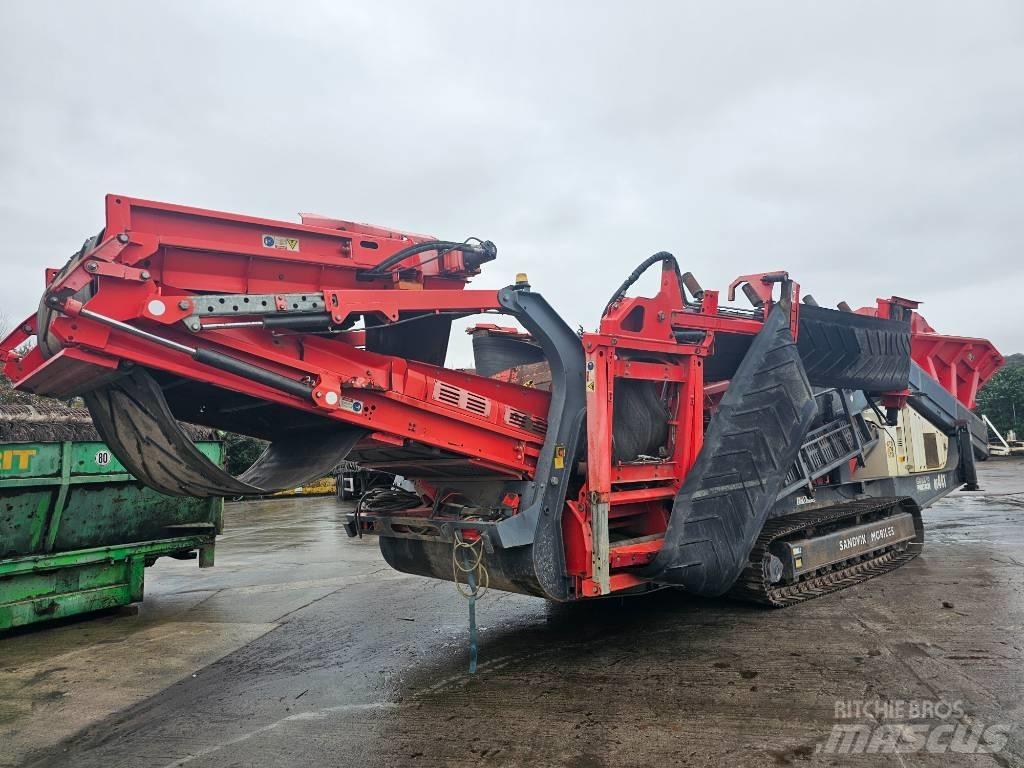 Sandvik QE 441 Iseliikuvad sõelad