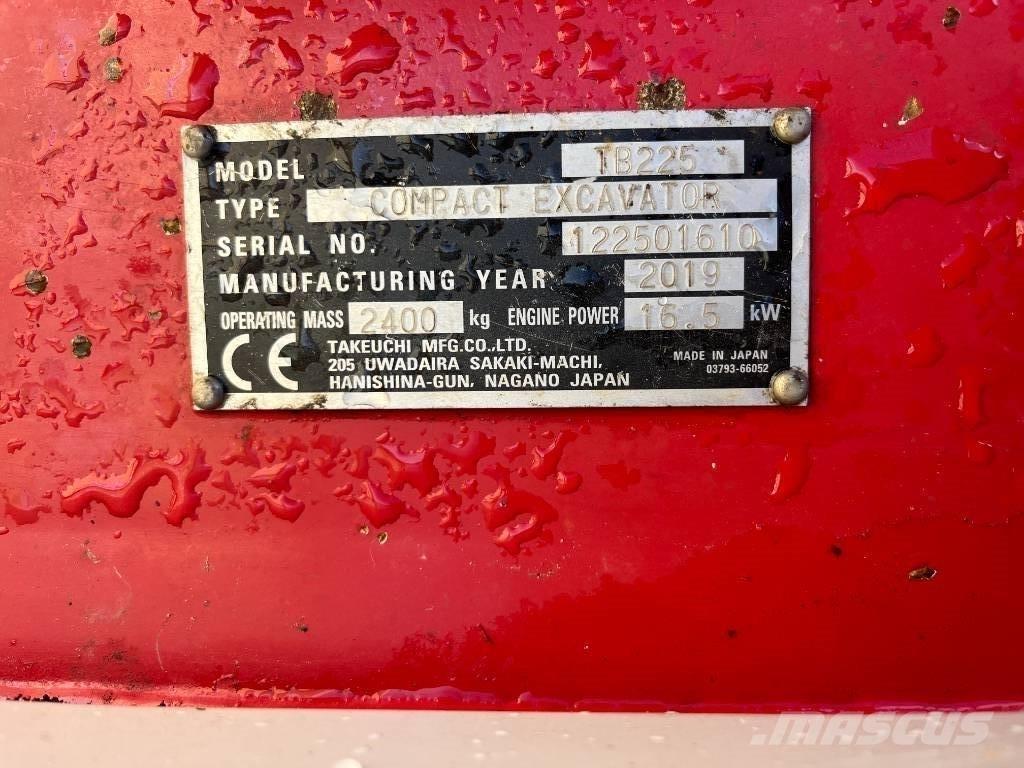 Takeuchi TB 225 Miniekskavaatorid < 7 t