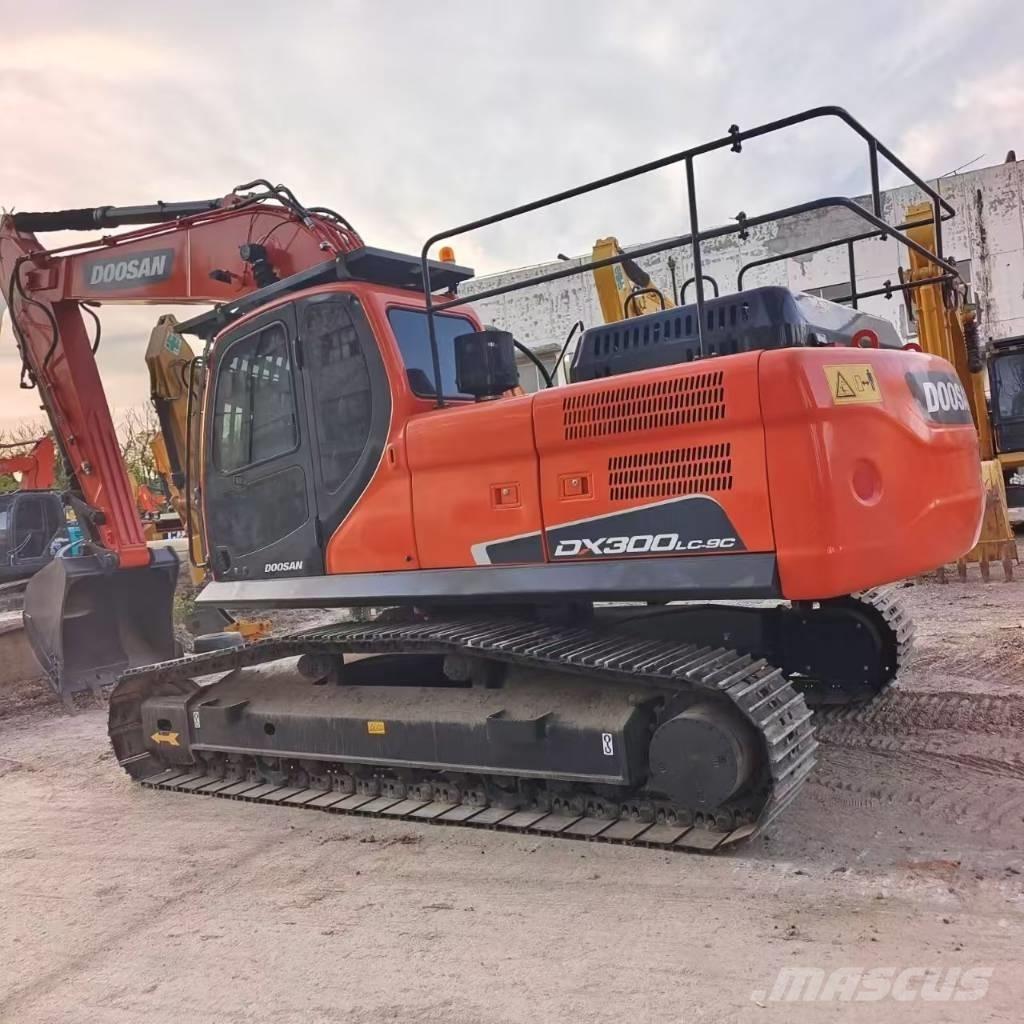 Doosan DX 300 LC Roomikekskavaatorid