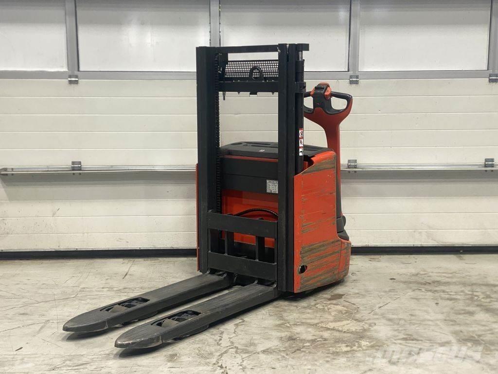 Linde L12 I Järelkäidavad virnastajad