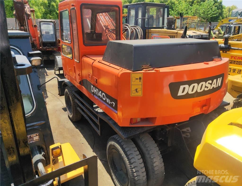 Doosan 140 W Ratasekskavaatorid