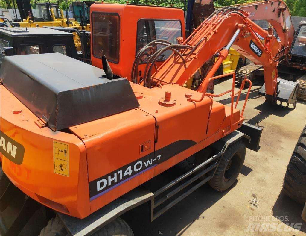 Doosan 140 W Ratasekskavaatorid