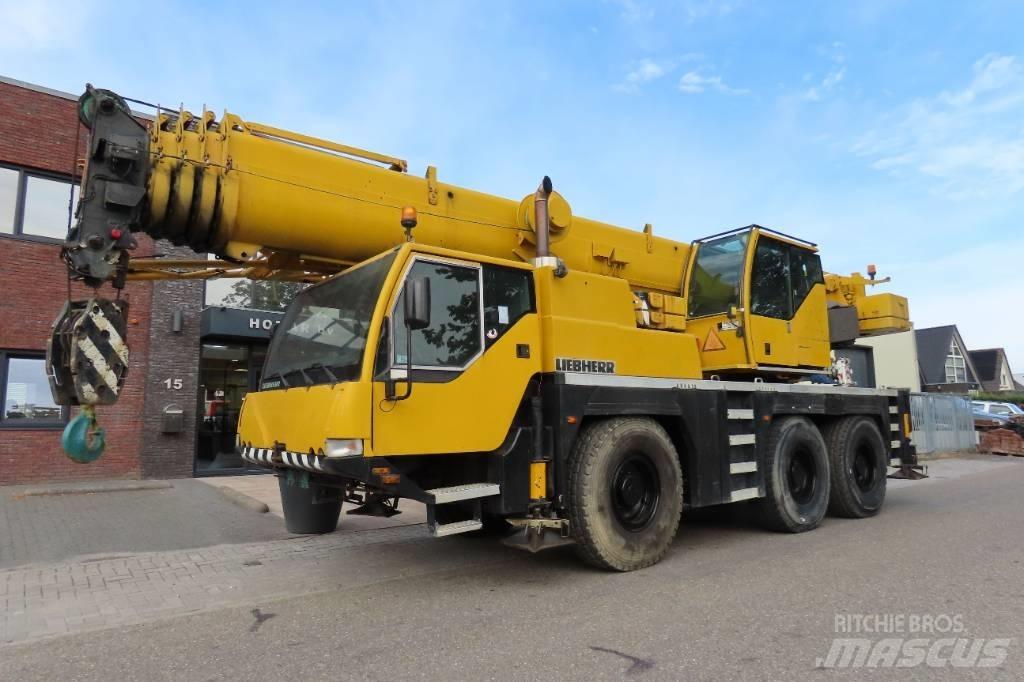 Liebherr LTM 1055-1 Maastikutõstukid