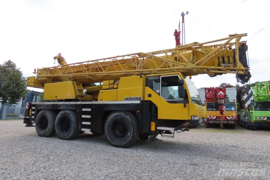 Liebherr LTM 1055-1 Maastikutõstukid