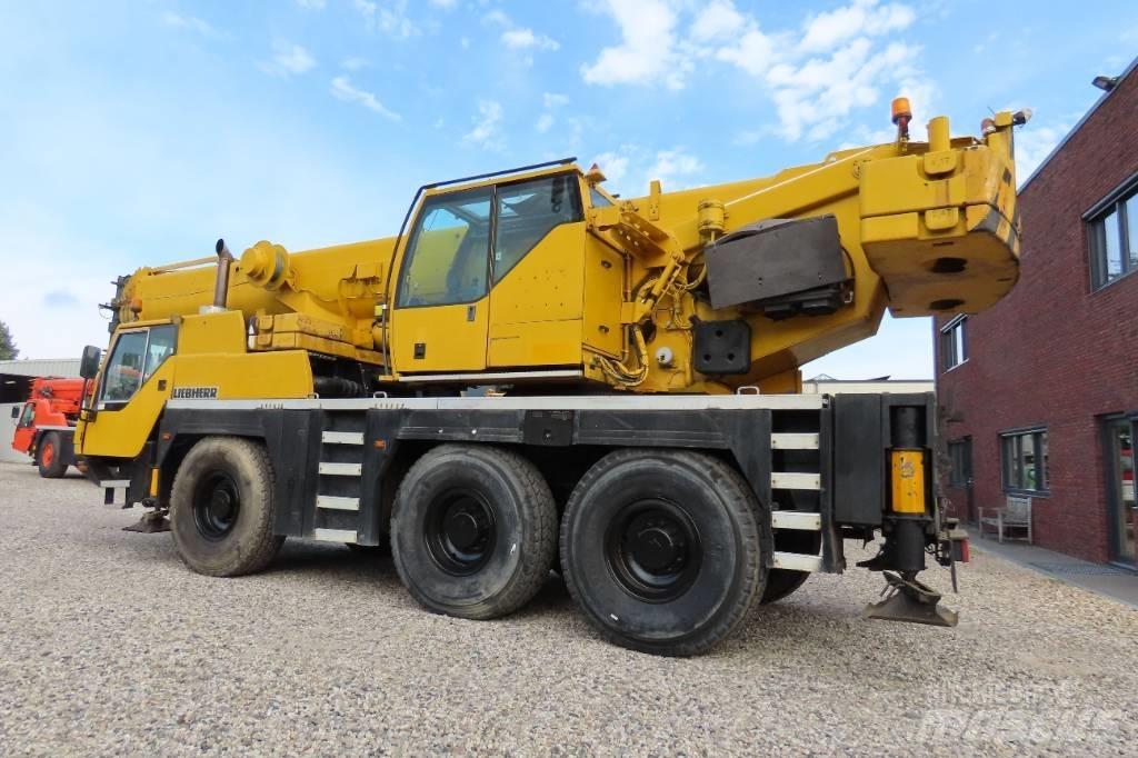 Liebherr LTM 1055-1 Maastikutõstukid