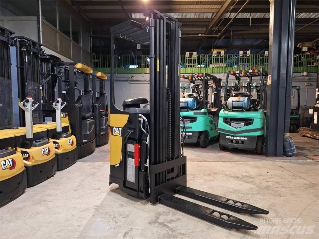 CAT NSR16N2 Platvormiga virnastajad