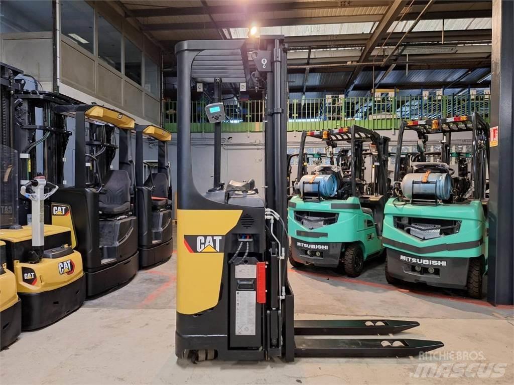 CAT NSR16N2 Platvormiga virnastajad
